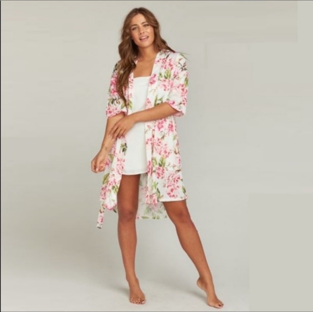 REPOSH Show Me Your MuMu Brie Robe Garden Of Bloom